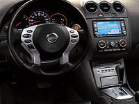 ROAD & TRAVEL New Car Review: 2007 Nissan Altima Interior