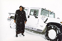 Marianne in front of a Hummer